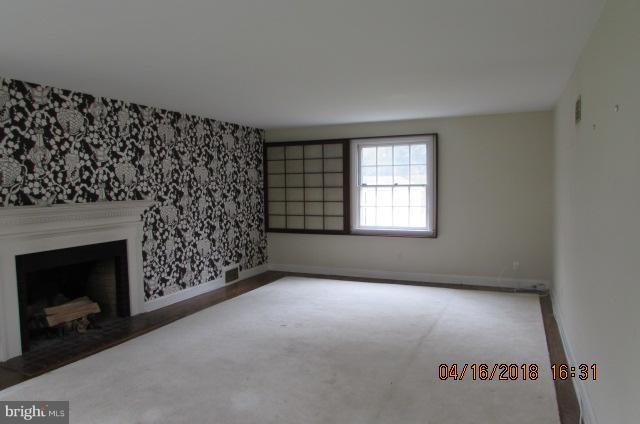 5506 Greenleaf Road Baltimore, MD 21210 - Photo 12 of 30 Living Room