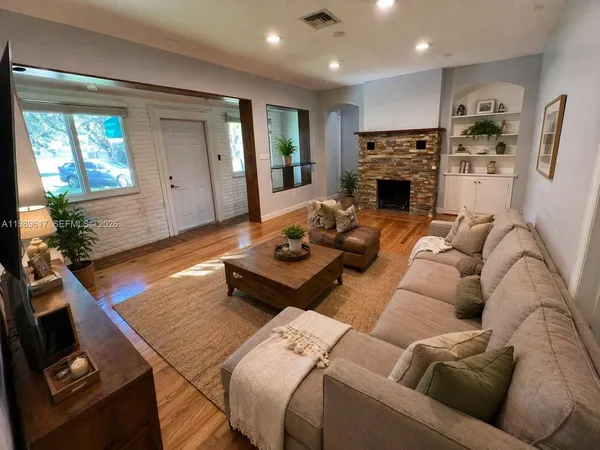 $4,500 | 432 Palmetto Drive, Miami Springs, FL 33166