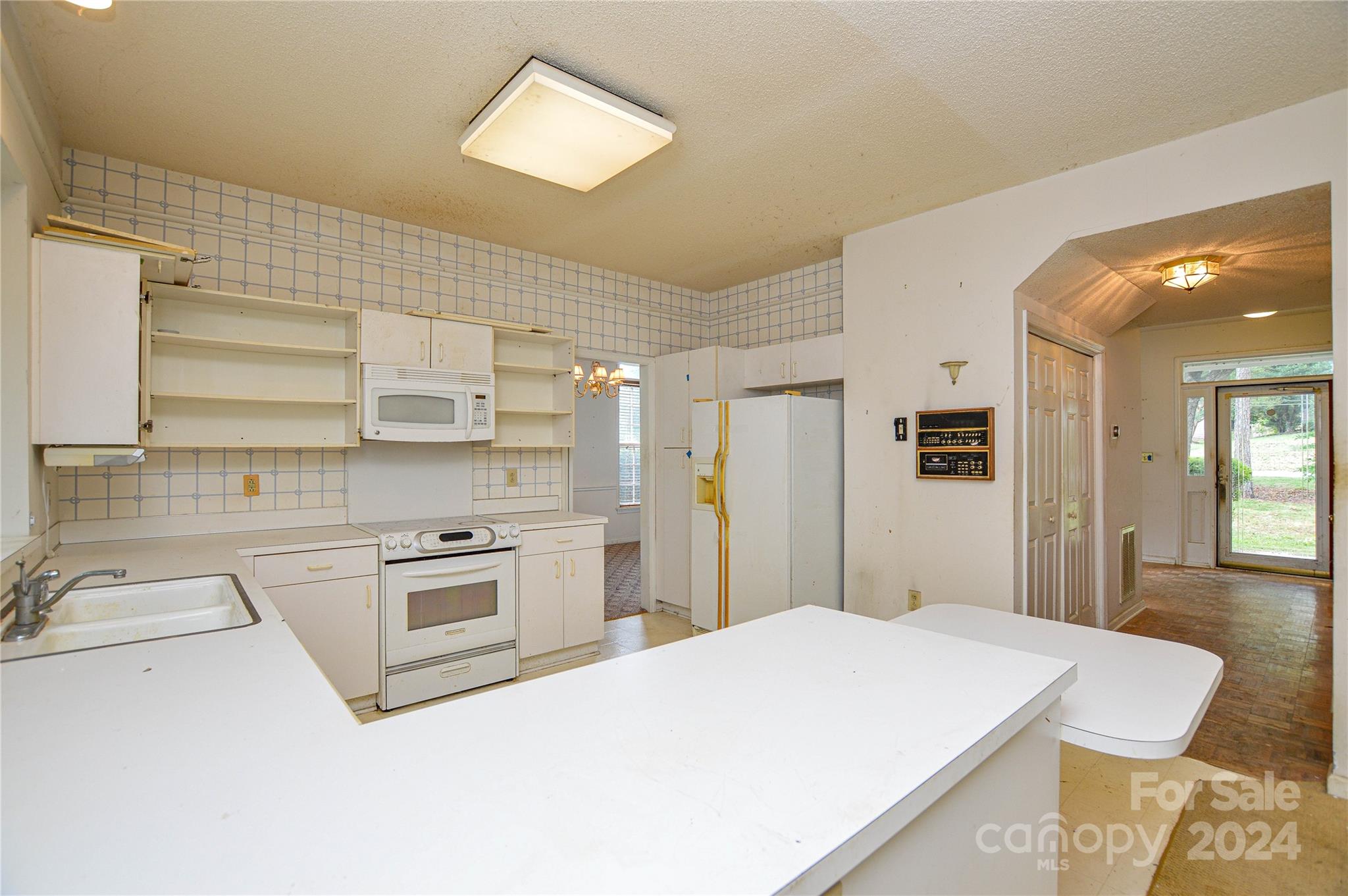 7425 Reedy Creek Road Charlotte, NC 28215 - Photo 17 of 42