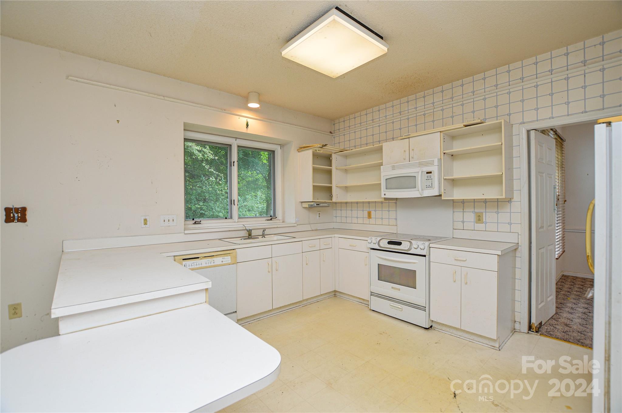 7425 Reedy Creek Road Charlotte, NC 28215 - Photo 18 of 42