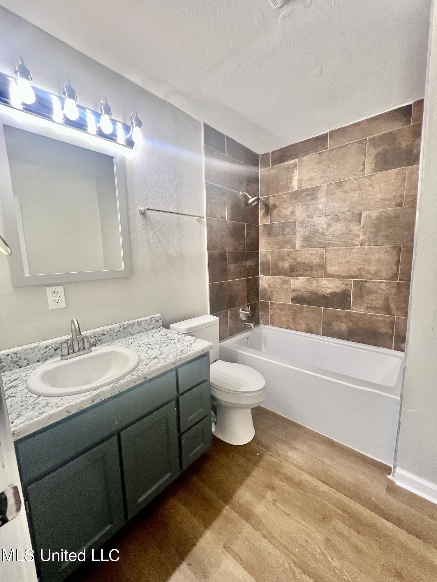 3507 Lawrence Street Moss Point, MS 39563 - Photo 7 of 11 Lawrence Bathroom