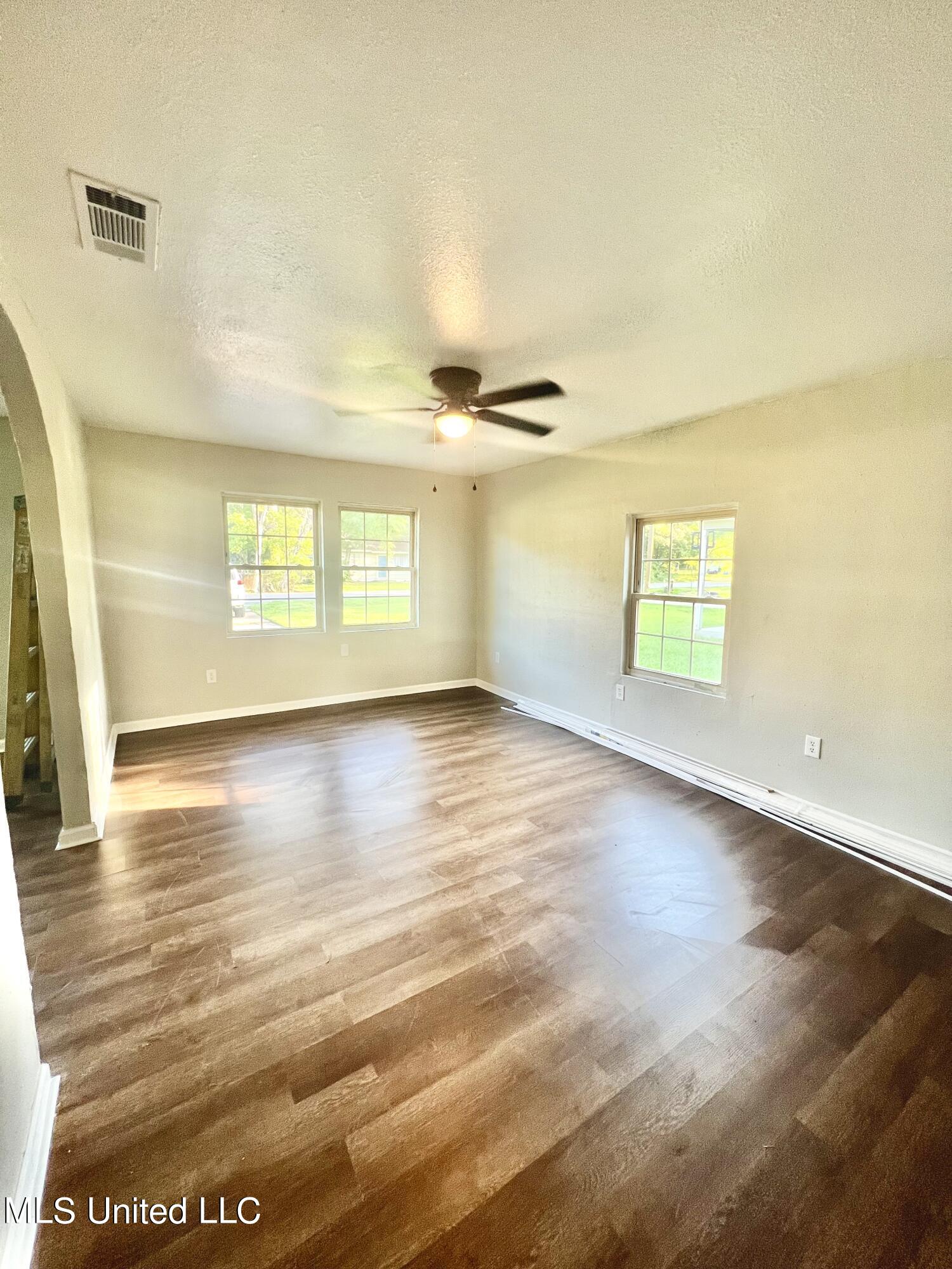 3507 Lawrence Street Moss Point, MS 39563 - Photo 9 of 11 Lawrence Family Room