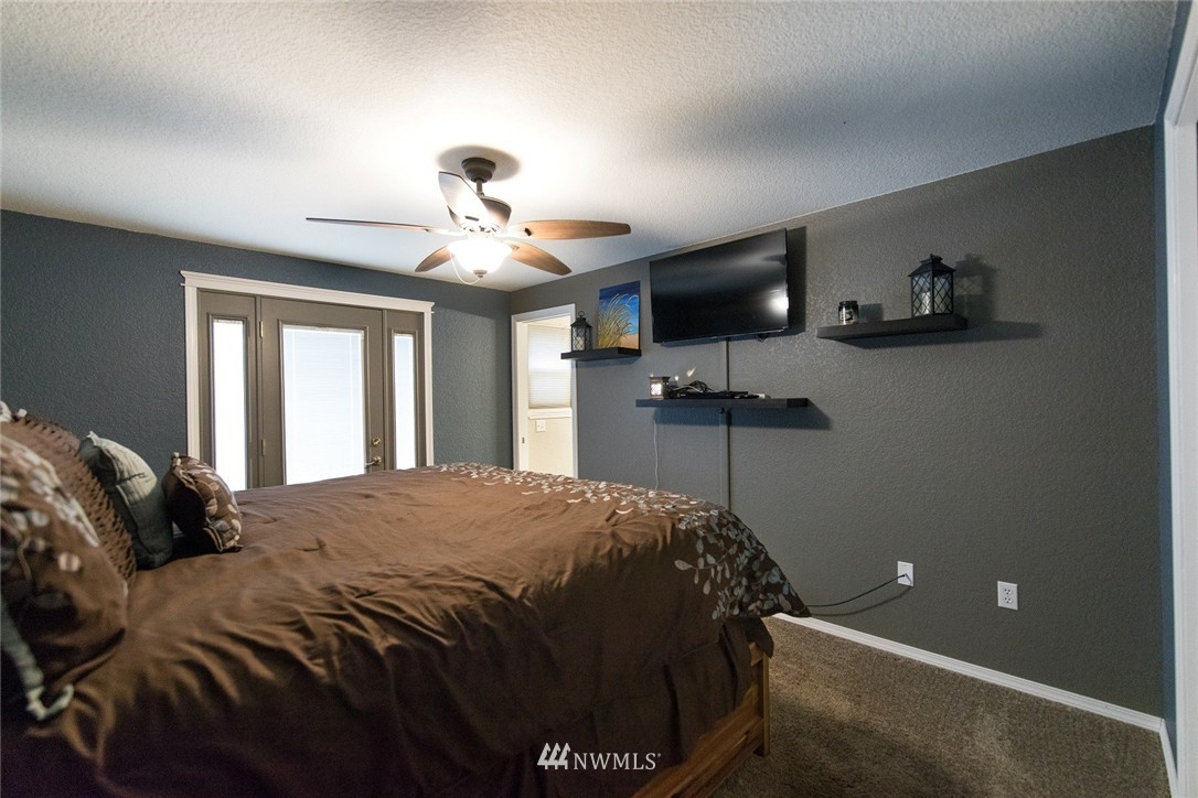 9136 173rd Avenue Southwest Rochester, WA 98579 - Photo 3 of 20