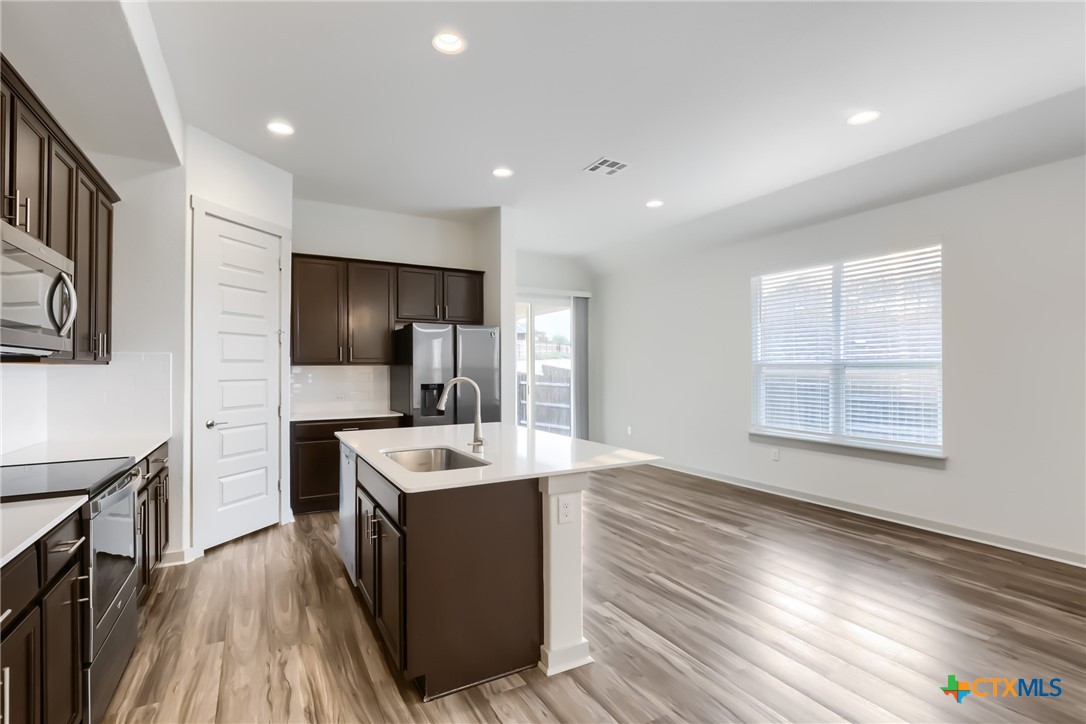 644 Peace Pipe Way Georgetown, TX 78628 - Photo 10 of 29 Gallery Image 10