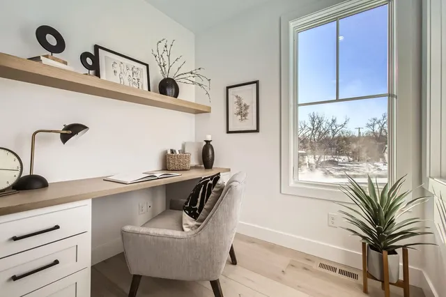 $1,450,000 | 5615 Buffington Lane, Shorewood, MN 55331