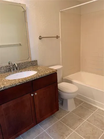 $1,450 | 5156 Conroy Road, Unit 35, Orlando, FL 32811
