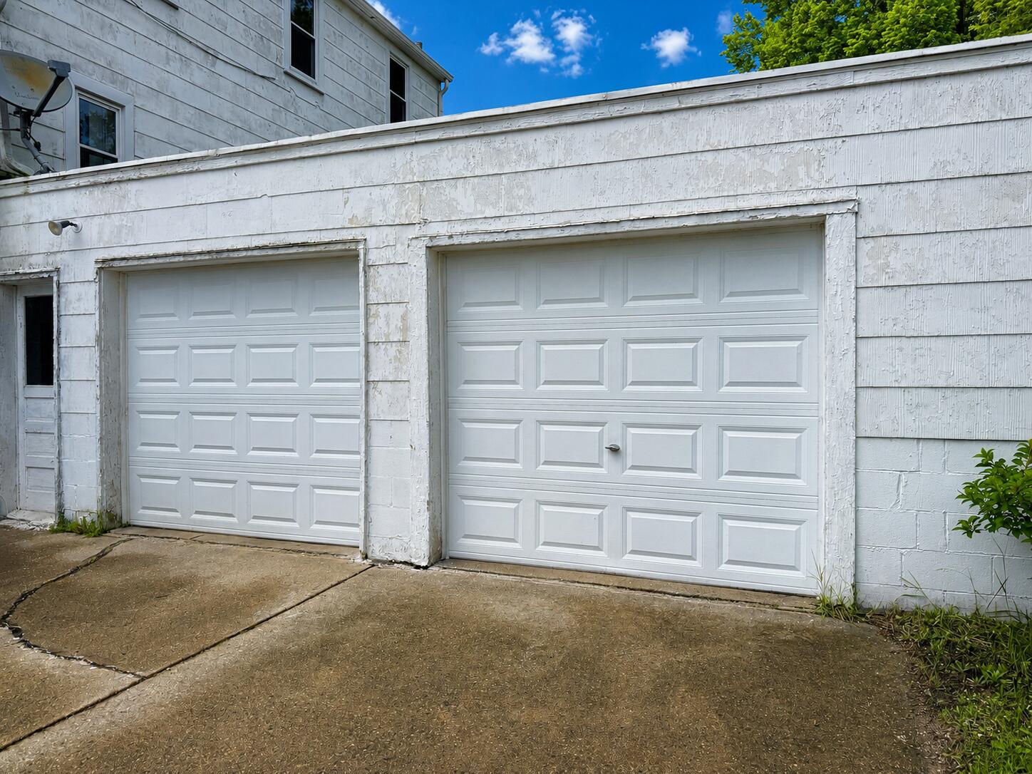 536 West Racine Street Jefferson, WI 53549 - Photo 2 of 18 Garage