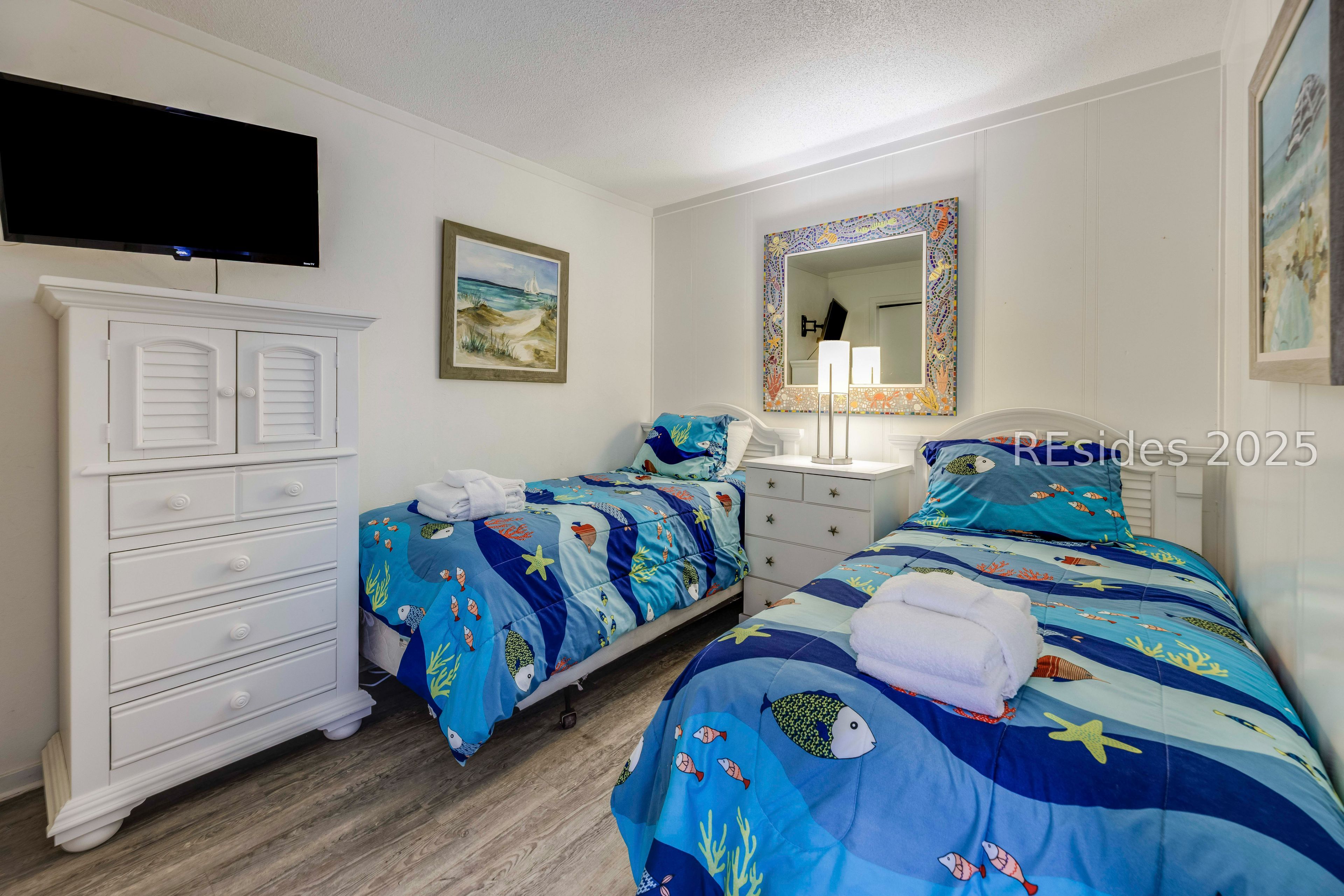 40 Folly Field Road, Unit 244 Hilton Head Island, SC 29928 - Photo 14 of 25 Bright beachy second bedroom