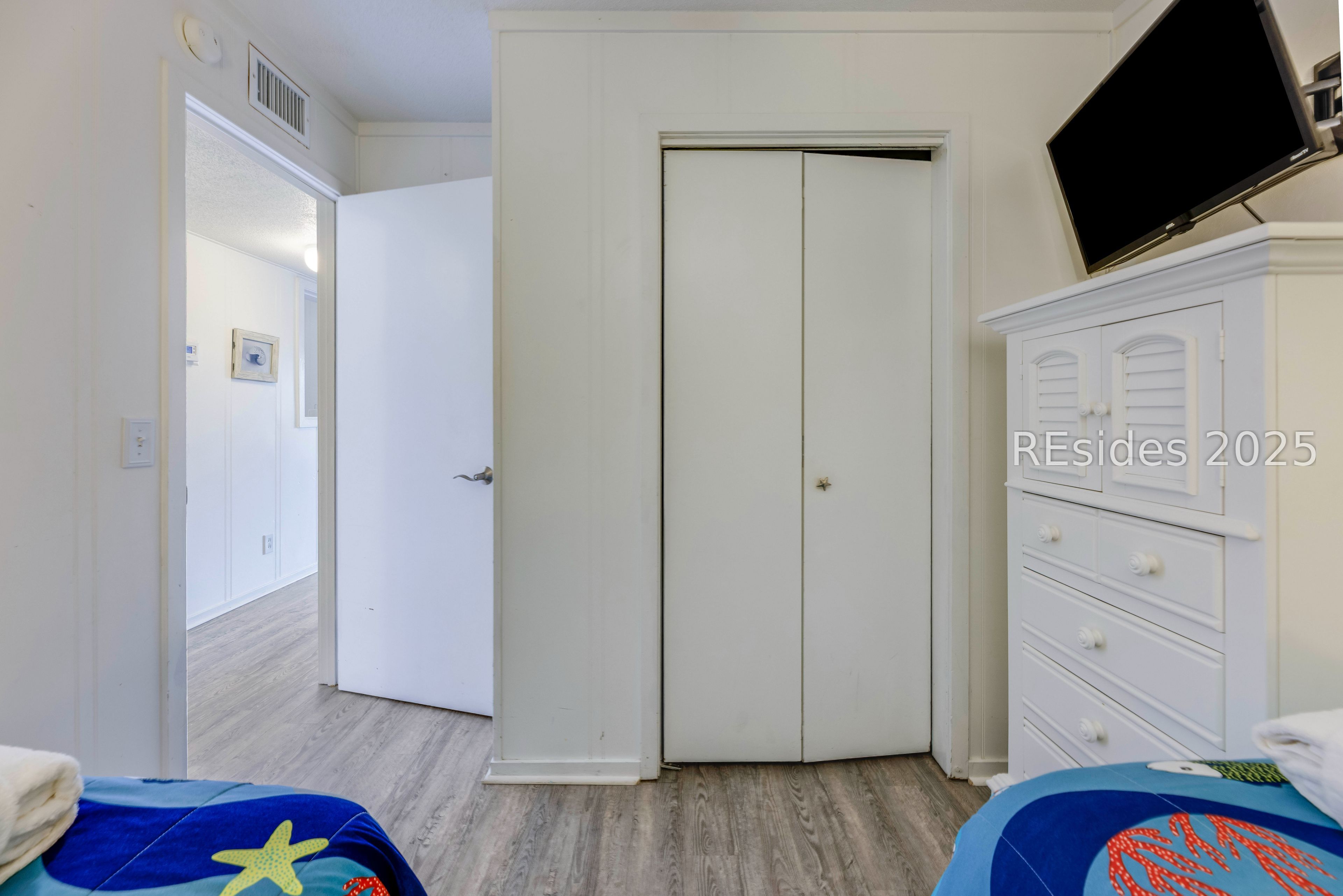 40 Folly Field Road, Unit 244 Hilton Head Island, SC 29928 - Photo 15 of 25 2nd bedroom off hallway.
