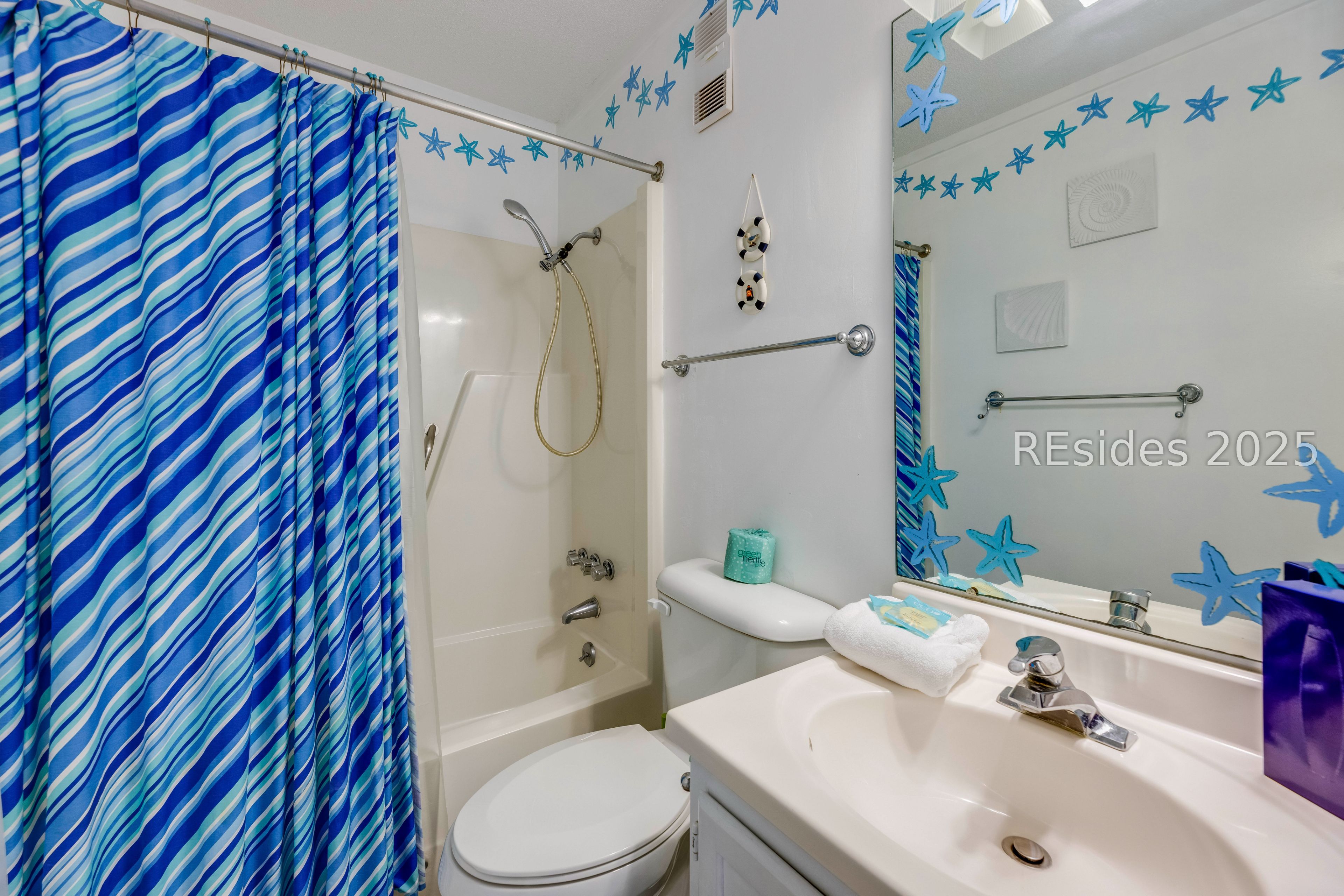 40 Folly Field Road, Unit 244 Hilton Head Island, SC 29928 - Photo 16 of 25 Second bath.