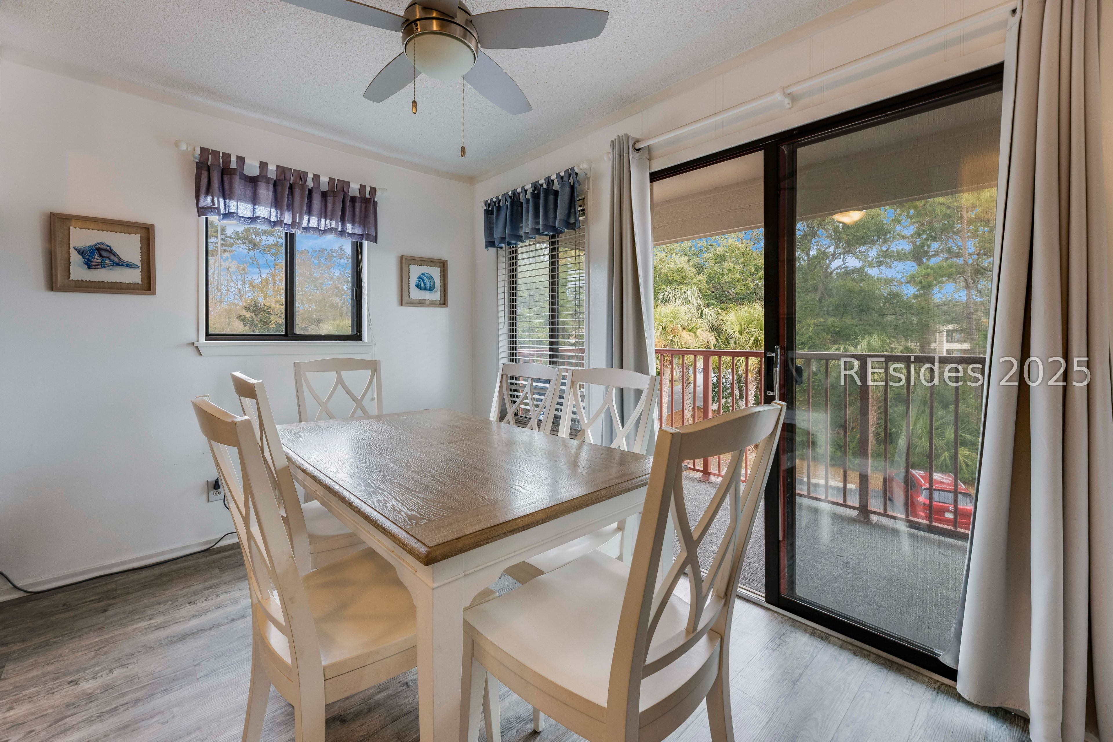 40 Folly Field Road, Unit 244 Hilton Head Island, SC 29928 - Photo 9 of 25 Enjoy meals with a view of nature.