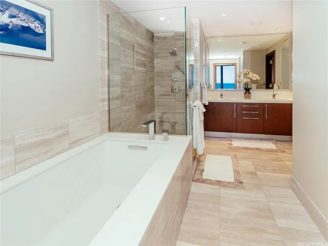 $9,500 | 1555 Kapiolani Boulevard, Unit 1307, Honolulu, HI 96814