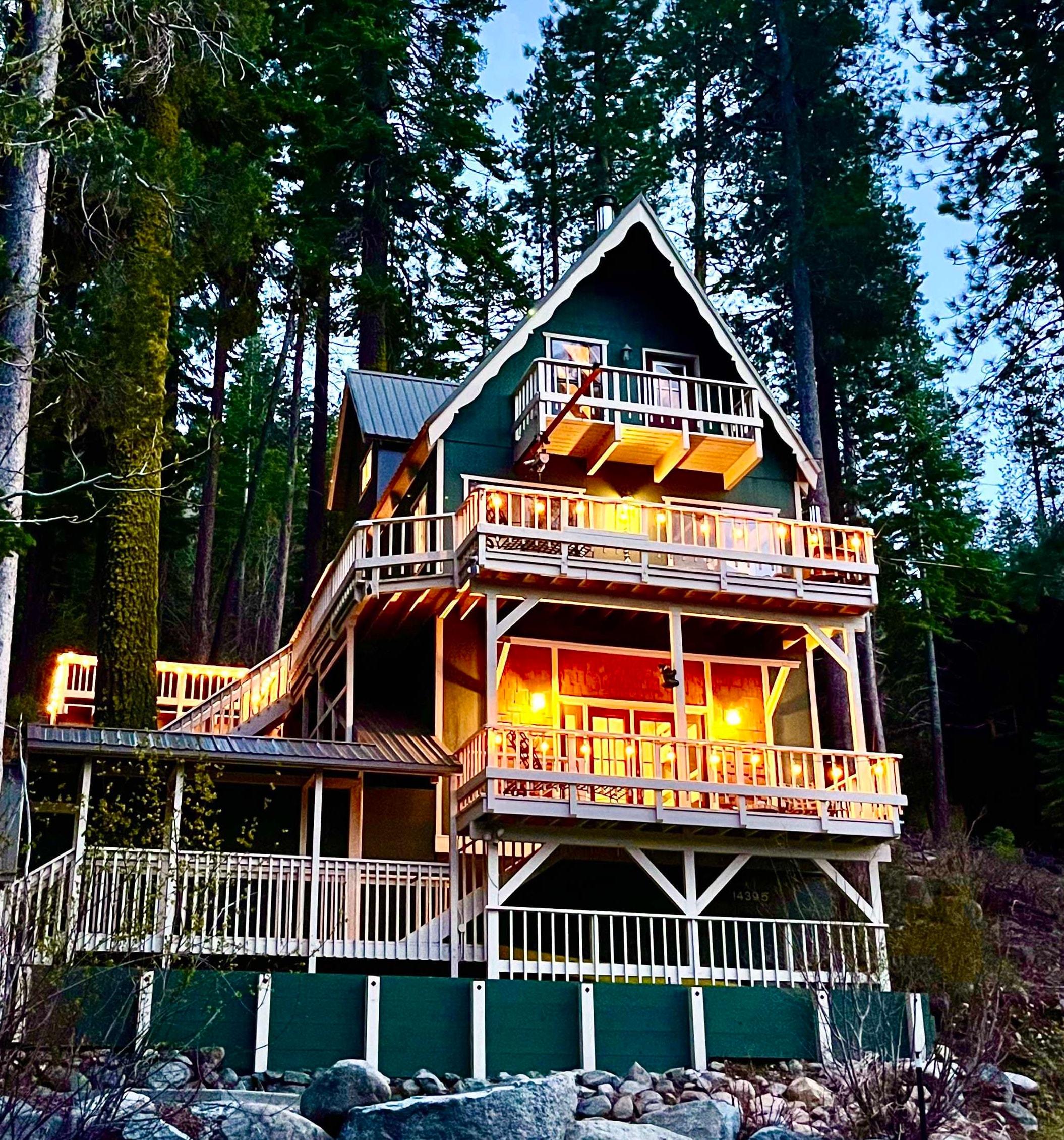 14395 South Shore Drive Truckee, CA 96161 - Photo 2 of 25 an outdoor view of a house