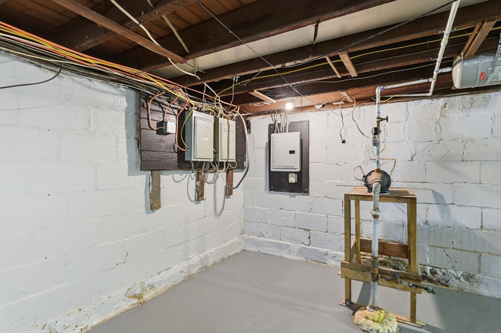 910-912 Granby Road Chicopee, MA 01020 - Photo 34 of 42 Gallery Image 34