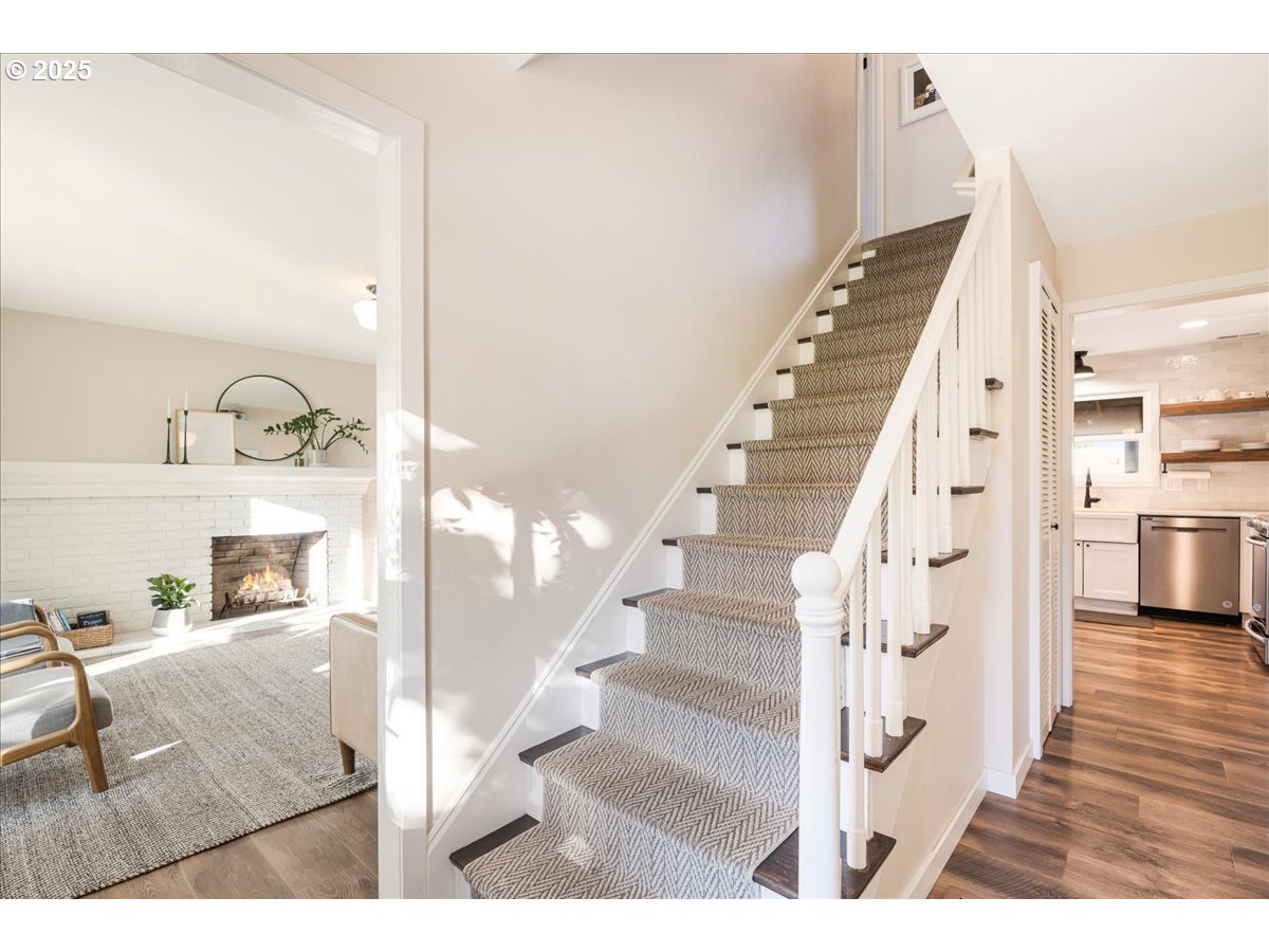 1200 Elm Lane Newberg, OR 97132 - Photo 22 of 32 a view of entryway and hall with wooden floor