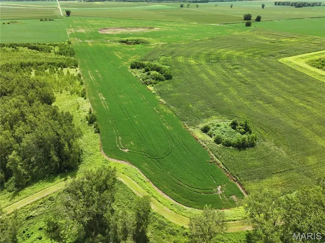 $925,275 | 102 County Road 102, Miami, MO 65344