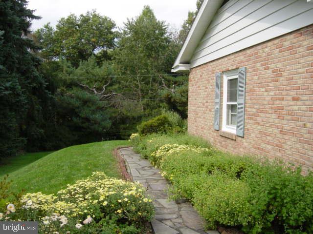 870 Dorsea Road Lancaster, PA 17601 - Photo 4 of 8