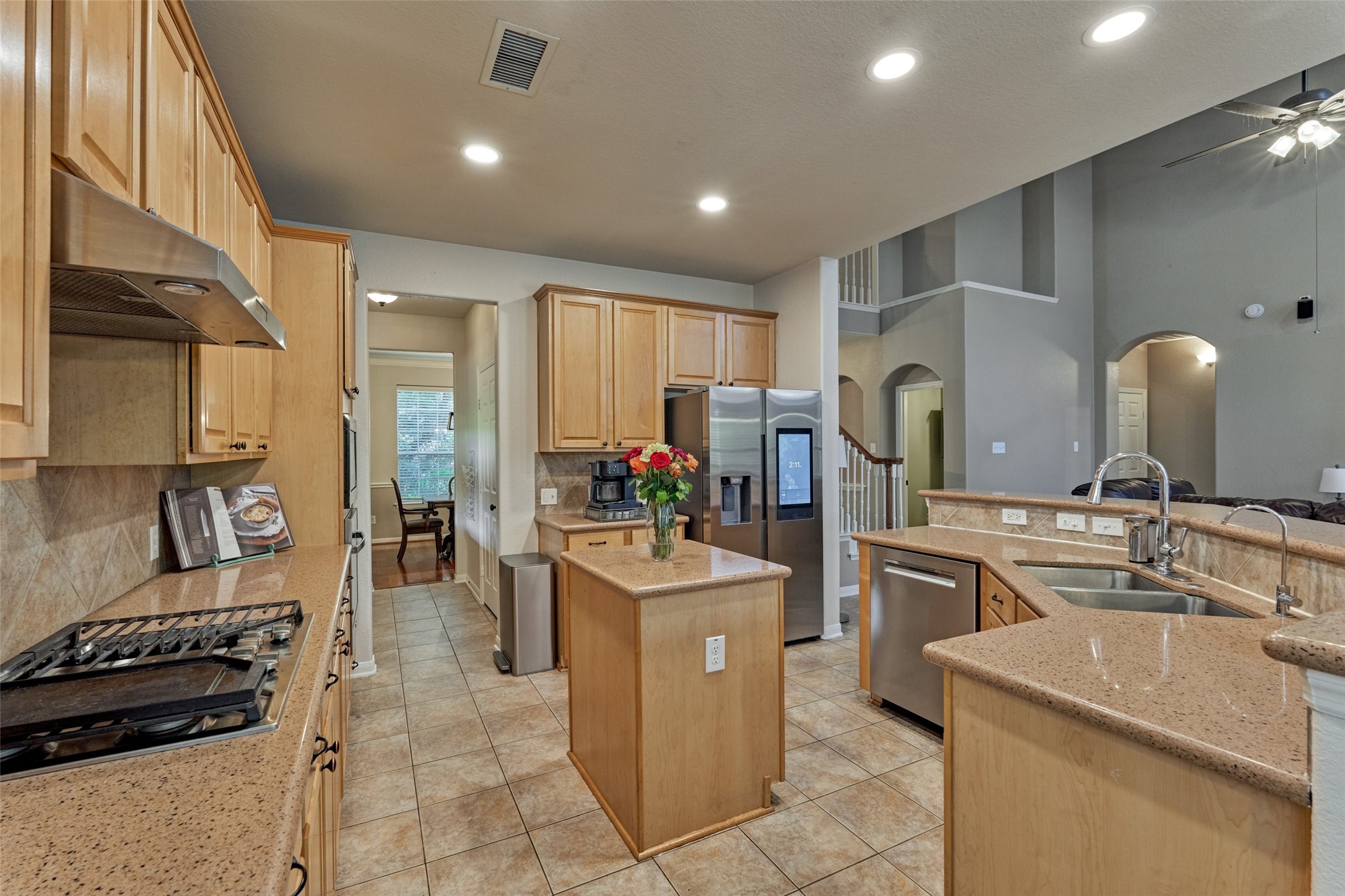 23 Weeping Spruce Place Conroe, TX 77384 - Photo 13 of 32