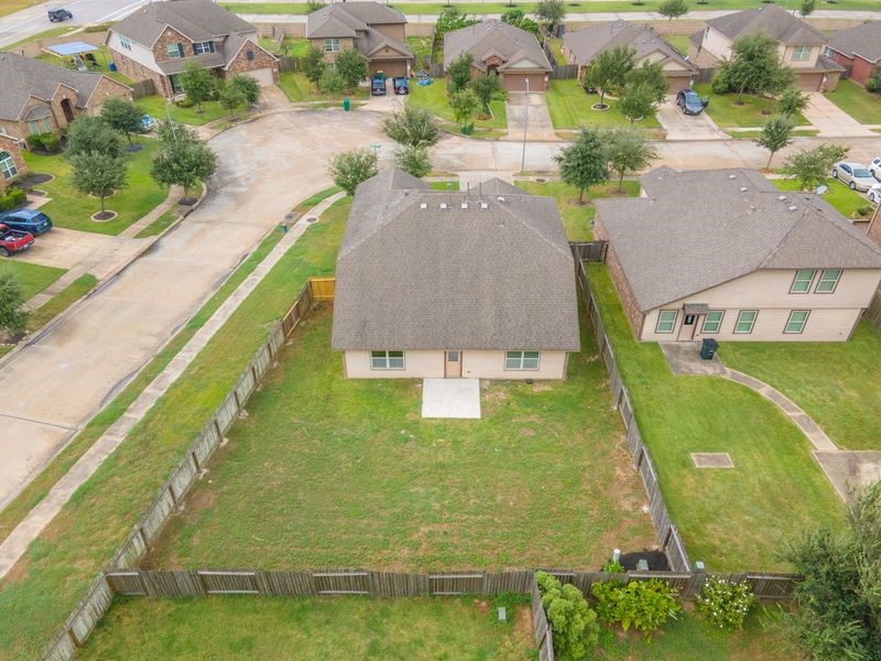 9919 Shimmering Lakes Drive Rosharon, TX 77583 - Photo 38 of 41