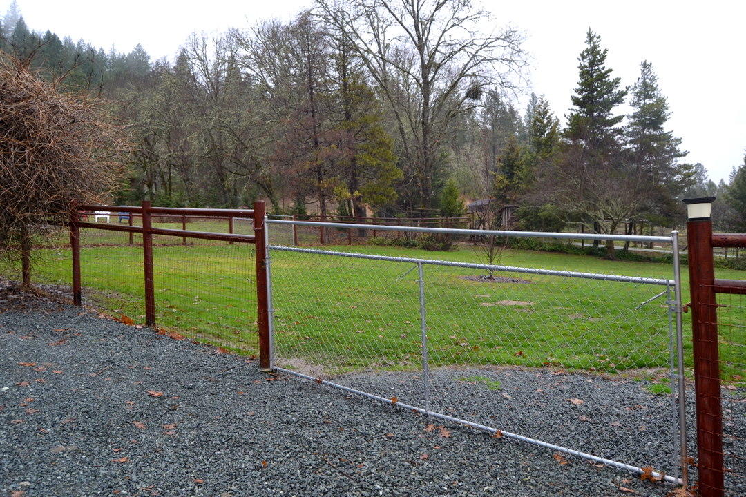 3020 New Hope Road Grants Pass, OR 97527 - Photo 25 of 34 DSC_8728