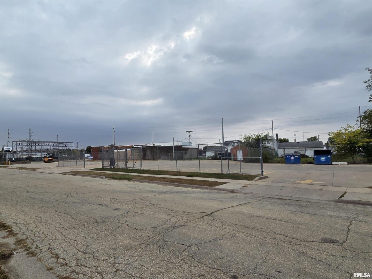 112 North 2nd Street Clinton, IA 52732 - Photo 5 of 5 a view of a terrace
