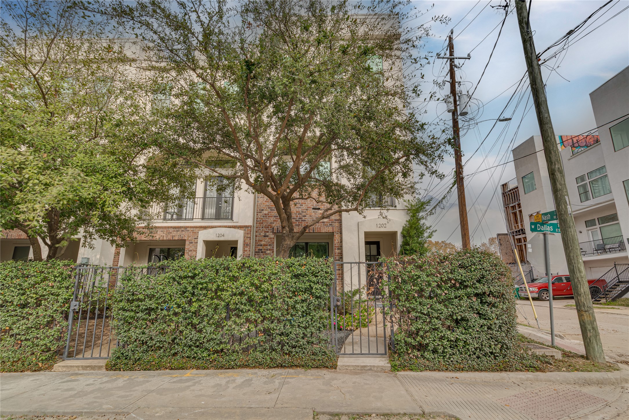 1202 West Dallas Street Houston, TX 77019 - Photo 4 of 49