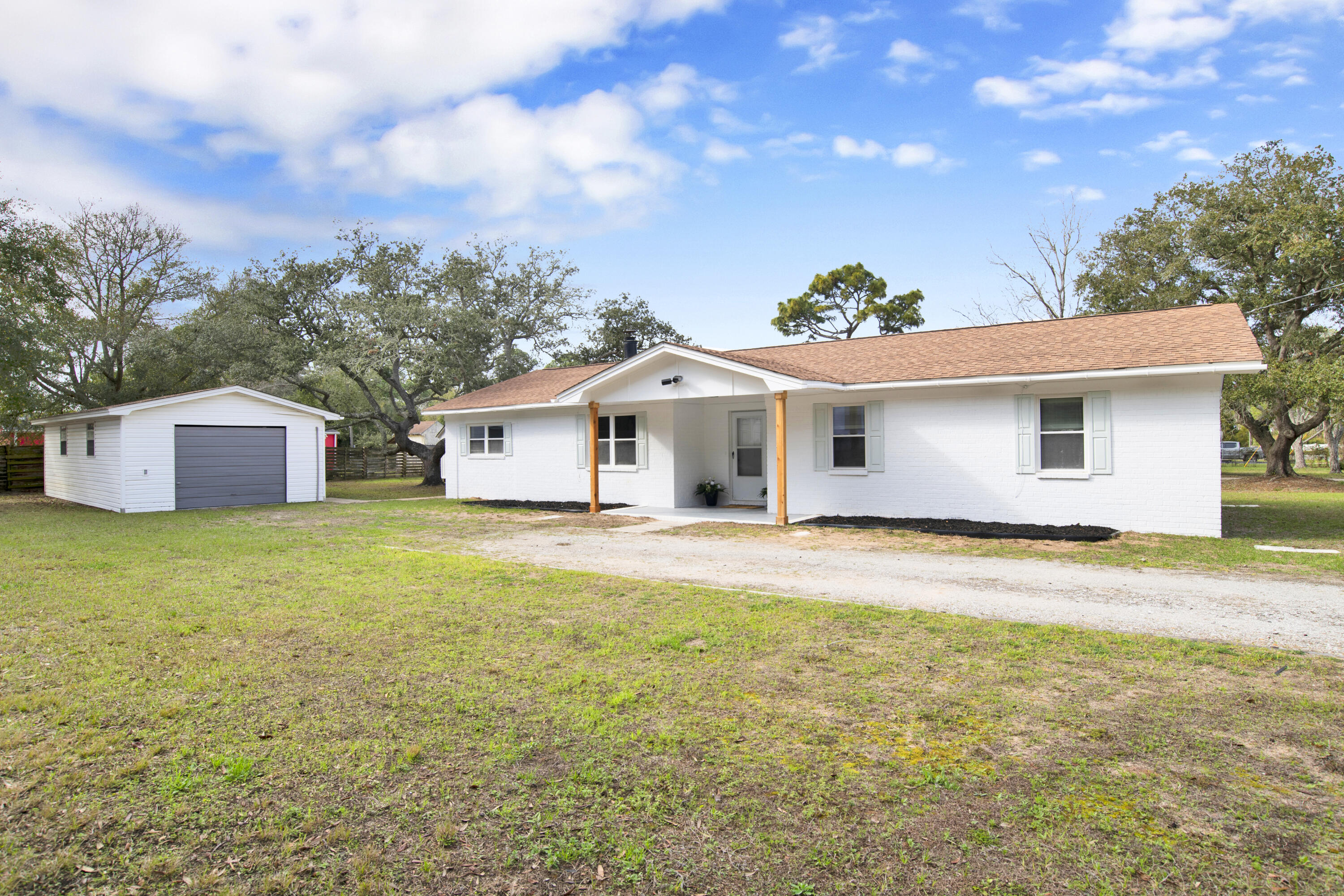 5621 Galvez Road Pensacola, FL 32507 - Photo 2 of 31