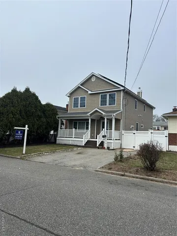 $749,500 | 313 Lexington Avenue, West Babylon, NY 11704