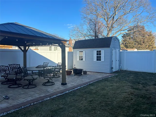 $749,500 | 313 Lexington Avenue, West Babylon, NY 11704