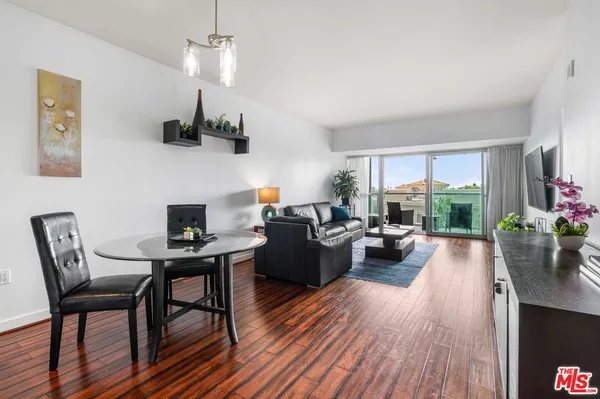 $4,600 | 13700 Marina Pointe Drive, Unit 510, Marina del Rey, CA 90292