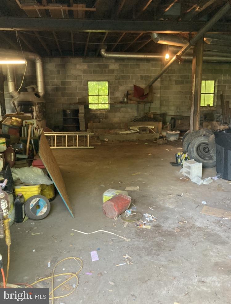 879 Huffs Church Road Alburtis, PA 18011 - Photo 16 of 20 garage