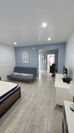 $1,950 | 761 Euclid Avenue, Unit 7, Miami Beach, FL 33139