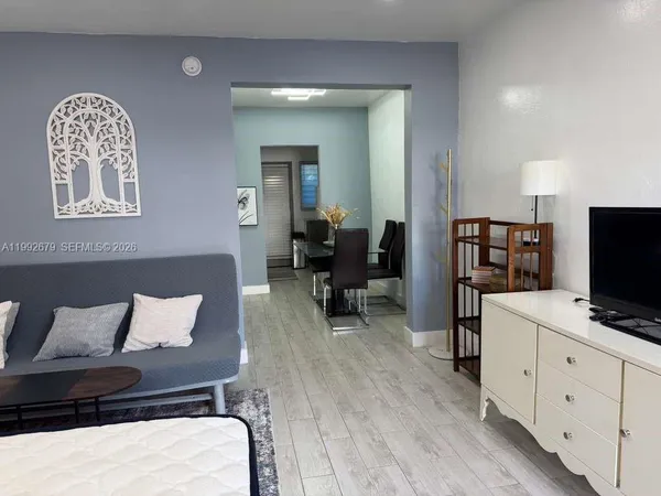 $1,950 | 761 Euclid Avenue, Unit 7, Miami Beach, FL 33139