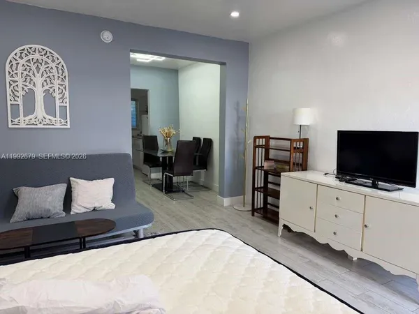 $1,950 | 761 Euclid Avenue, Unit 7, Miami Beach, FL 33139