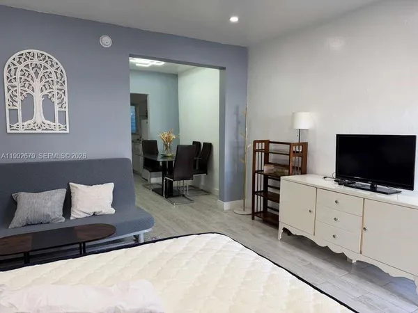 $1,950 | 761 Euclid Avenue, Unit 7, Miami Beach, FL 33139