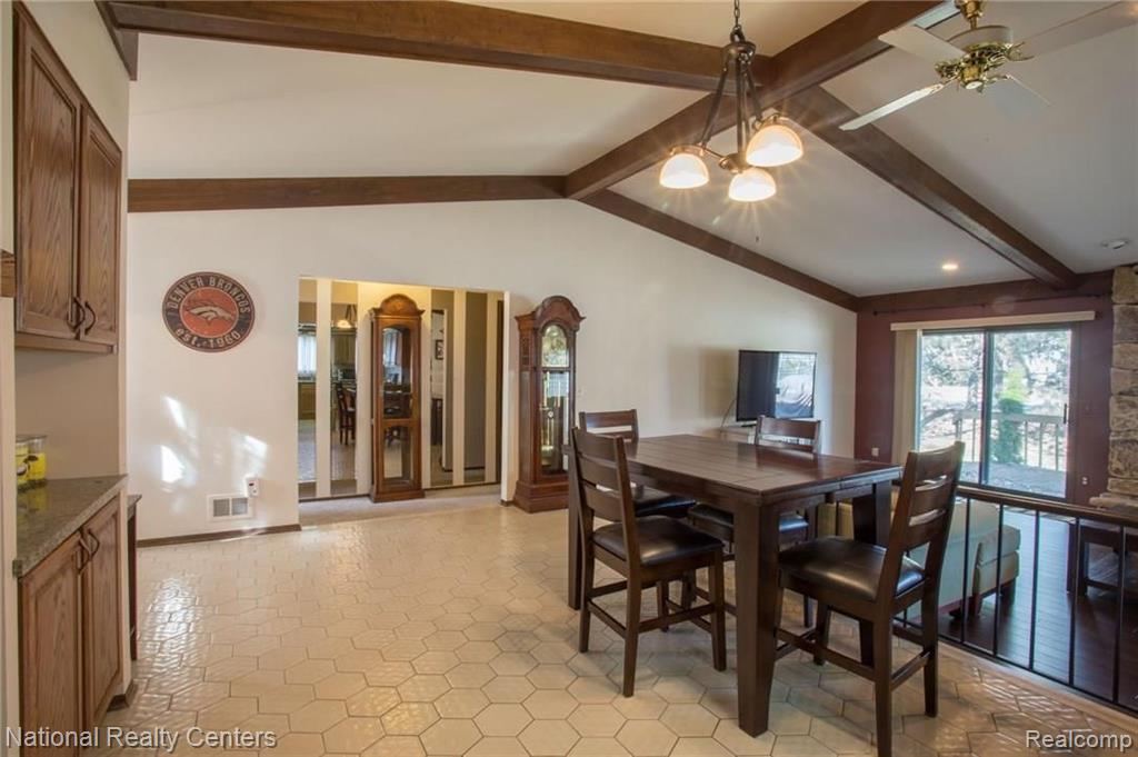 384 Prospect Drive Rochester Hills, MI 48307 - Photo 8 of 32