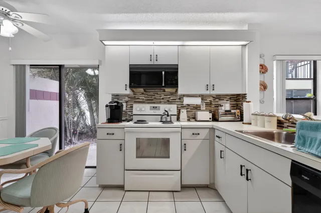 $270,000 | 10215 North Circle Lake Drive, Unit 101, Boynton Beach, FL 33437