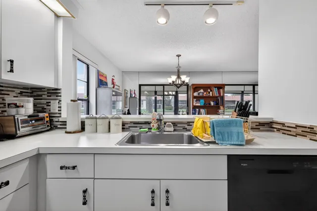 $270,000 | 10215 North Circle Lake Drive, Unit 101, Boynton Beach, FL 33437