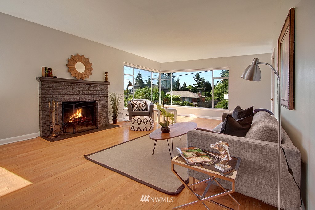 3729 Southwest Webster Street Seattle, WA 98126 - Photo 3 of 18 Gallery Image 3