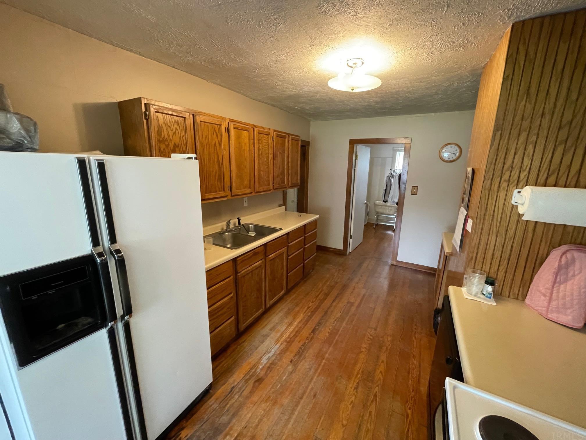 2537 Wolfs Point Drive Rochester, IN 46975 - Photo 4 of 13