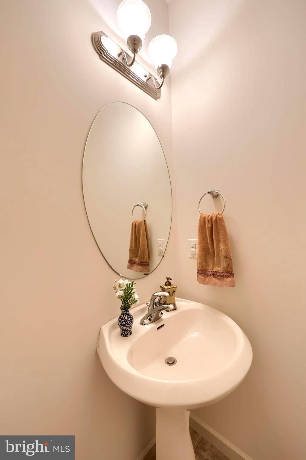 616 Petersburg Road Lancaster, PA 17601 - Photo 20 of 40 Powder room