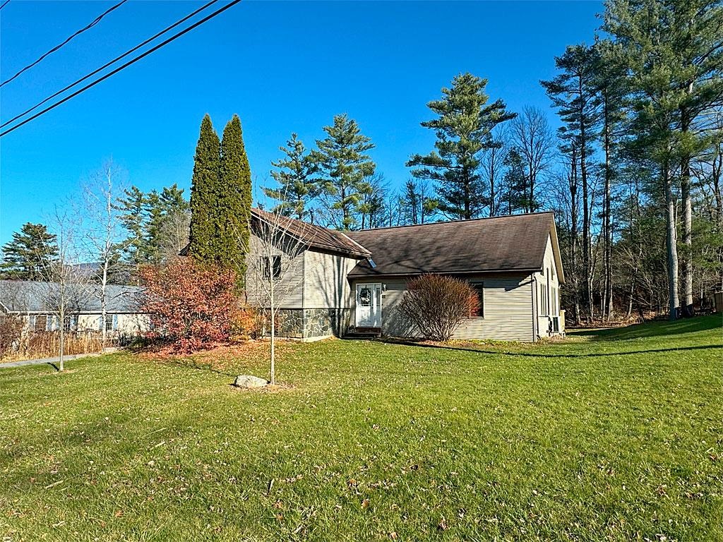 22 Laverne Drive Rutland, VT 05701 - Photo 1 of 39