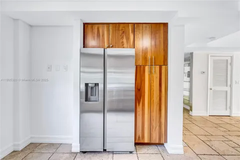 $839,000 | 401 Poinciana Island Drive, Unit 1225, Sunny Isles Beach, FL 33160