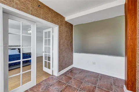 $839,000 | 401 Poinciana Island Drive, Unit 1225, Sunny Isles Beach, FL 33160