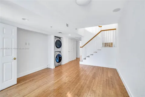 $839,000 | 401 Poinciana Island Drive, Unit 1225, Sunny Isles Beach, FL 33160