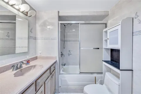 $839,000 | 401 Poinciana Island Drive, Unit 1225, Sunny Isles Beach, FL 33160