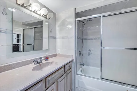 $839,000 | 401 Poinciana Island Drive, Unit 1225, Sunny Isles Beach, FL 33160