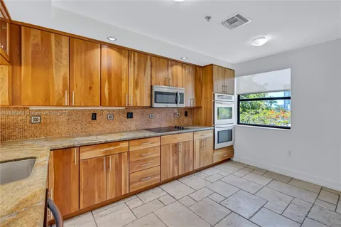 $839,000 | 401 Poinciana Island Drive, Unit 1225, Sunny Isles Beach, FL 33160