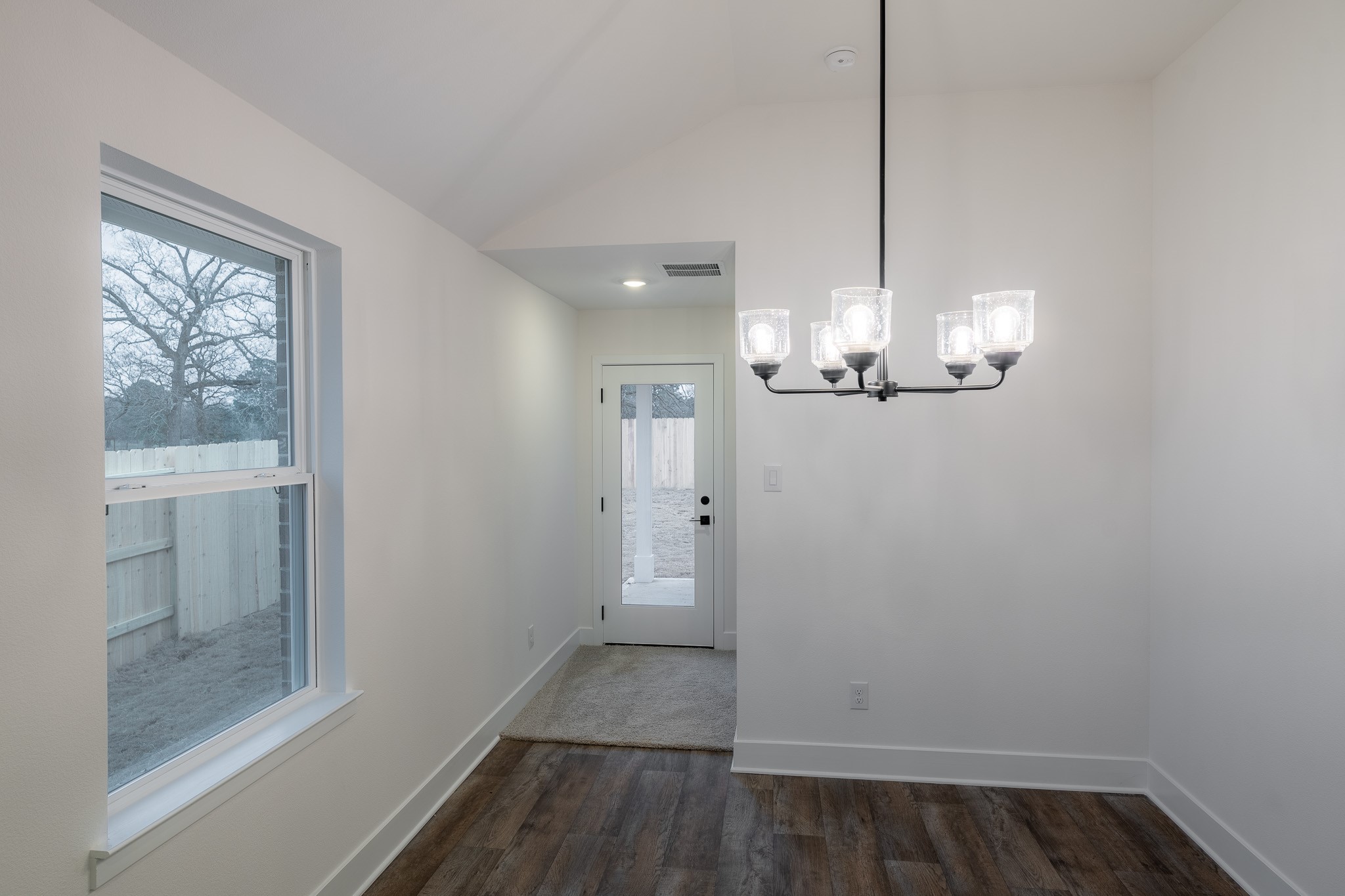 9456 Hard Rock Road Conroe, TX 77303 - Photo 6 of 19 Dining Area