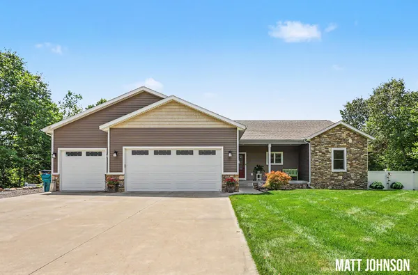 $679,900 | 5589 Heritage Drive, Whitehall, MI 49461